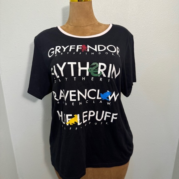 Warner Bros. Tops - Harry Potter T Shirt Women 2X Plus Gryffindor Slytherin Ravenclaw Hufflepuff​​